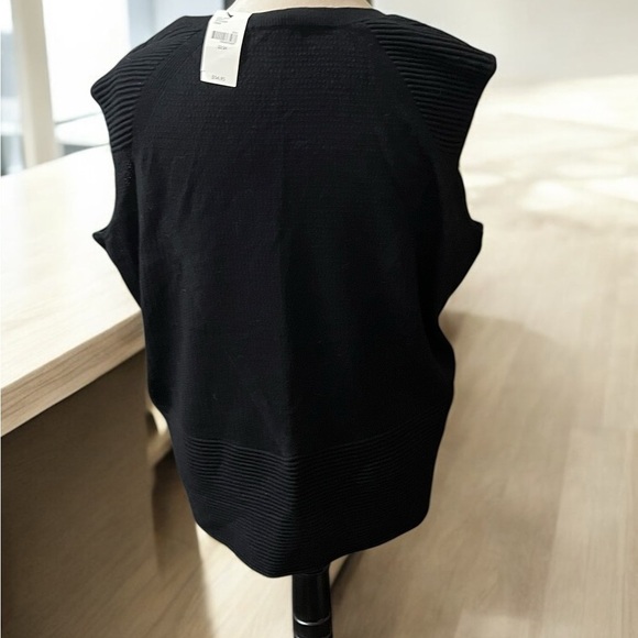 Lane Bryant Black Sleeveless Crew Neck Sweater - Picture 3 of 3